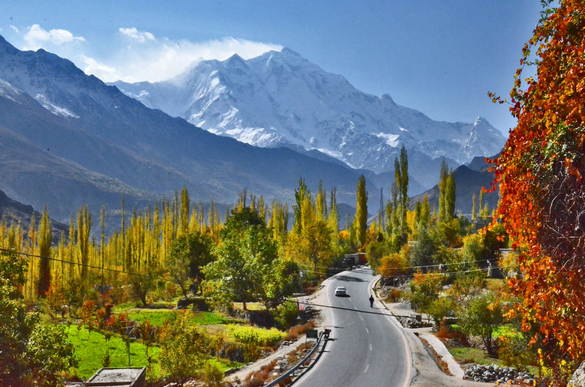 3 Nights And 4 Days Tour Hunza Express & 6 Nights And 7 Days Tour Hunza – Attabad – Khunjerab Pass